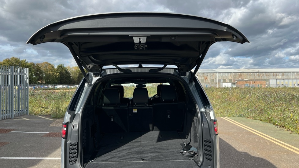 Used Land Rover Discovery 2019 for sale - 76086592: Photo 36