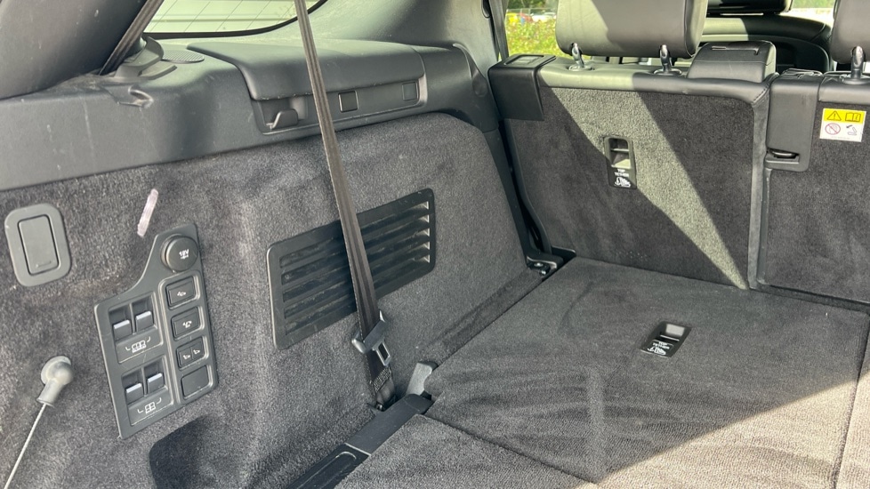 Used Land Rover Discovery 2019 for sale - 76086592: Photo 38