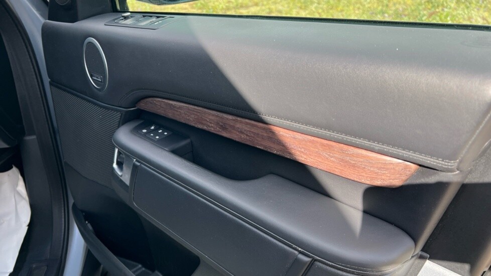 Used Land Rover Discovery 2019 for sale - 76086592: Photo 44
