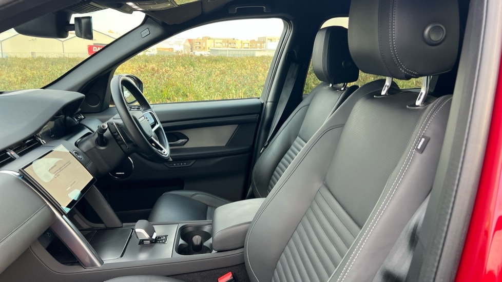Used Land Rover Discovery Sport 2025 for sale - 76092092: Photo 3