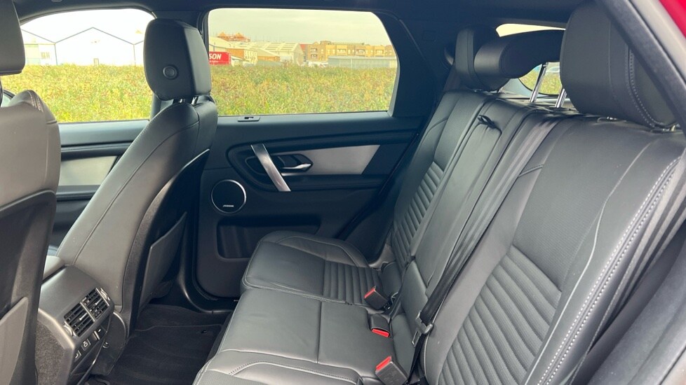 Used Land Rover Discovery Sport 2025 for sale - 76092092: Photo 4
