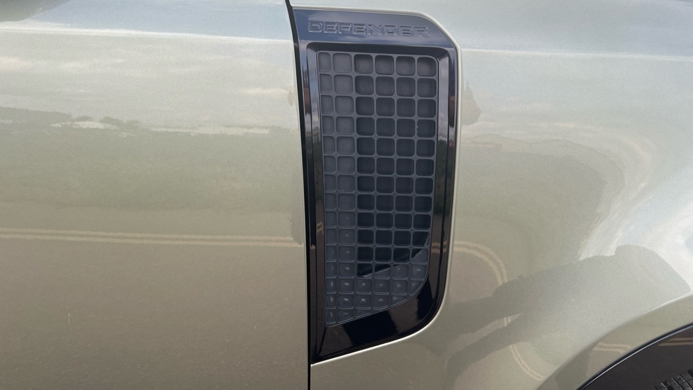 Used Land Rover Defender 2021 for sale - 76180194: Photo 22