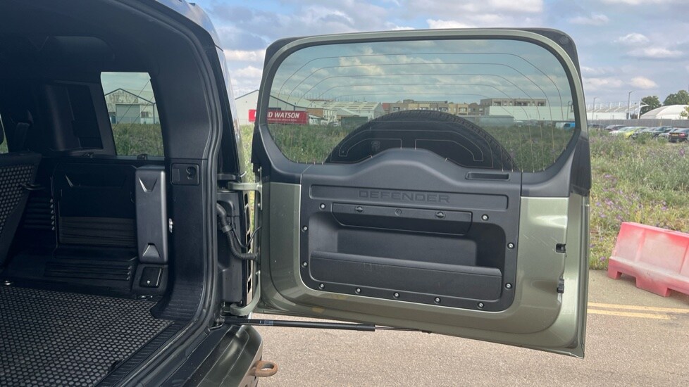 Used Land Rover Defender 2021 for sale - 76180194: Photo 36