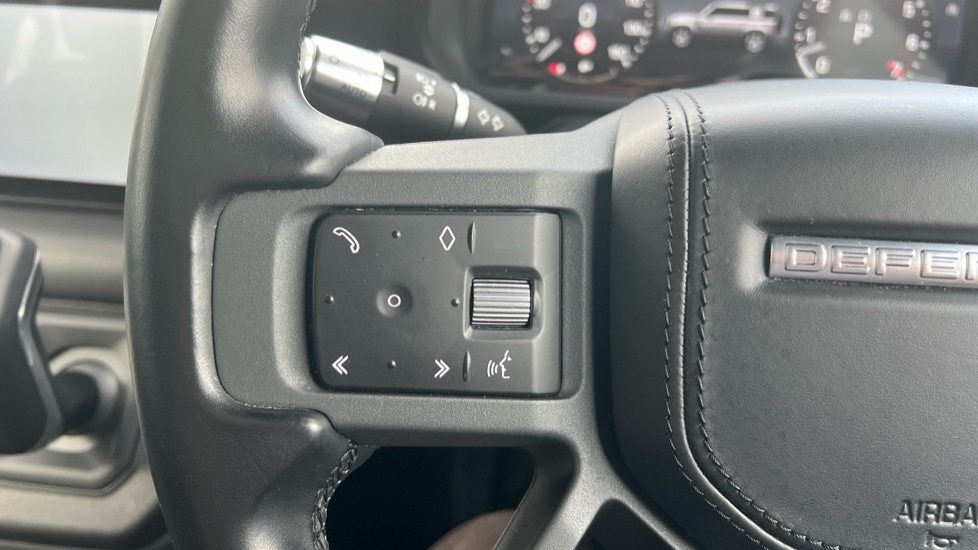 Used Land Rover Defender 2021 for sale - 76180194: Photo 40
