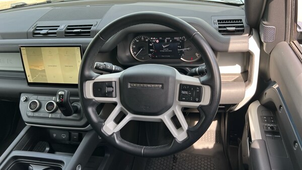 Used Land Rover Defender 2023 for sale - 75472747: Photo 15