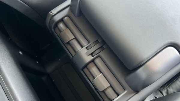 Used Land Rover Defender 2023 for sale - 75472747: Photo 18