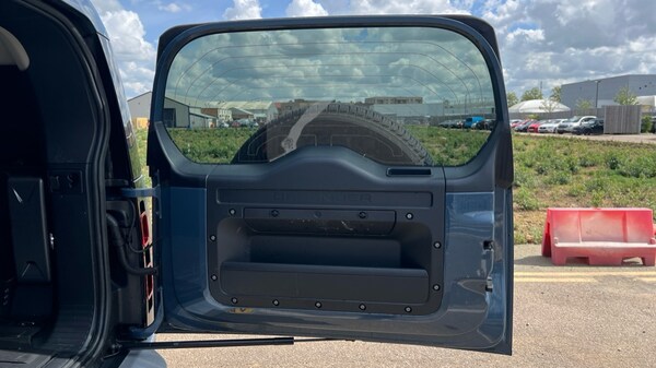 Used Land Rover Defender 2023 for sale - 75472747: Photo 36