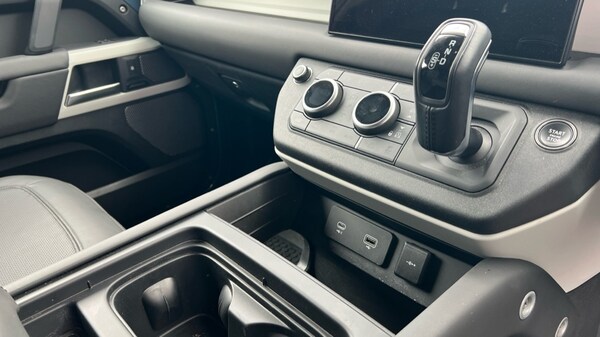 Used Land Rover Defender 2023 for sale - 75472747: Photo 48