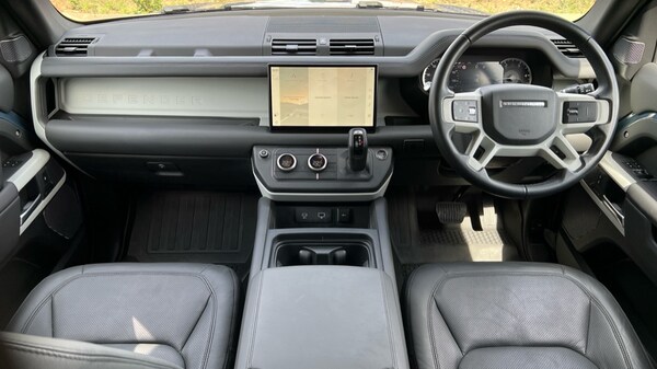 Used Land Rover Defender 2023 for sale - 75472747: Photo 9