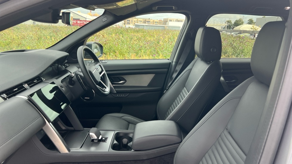 Used Land Rover Discovery Sport 2025 for sale - 76146086: Photo 3