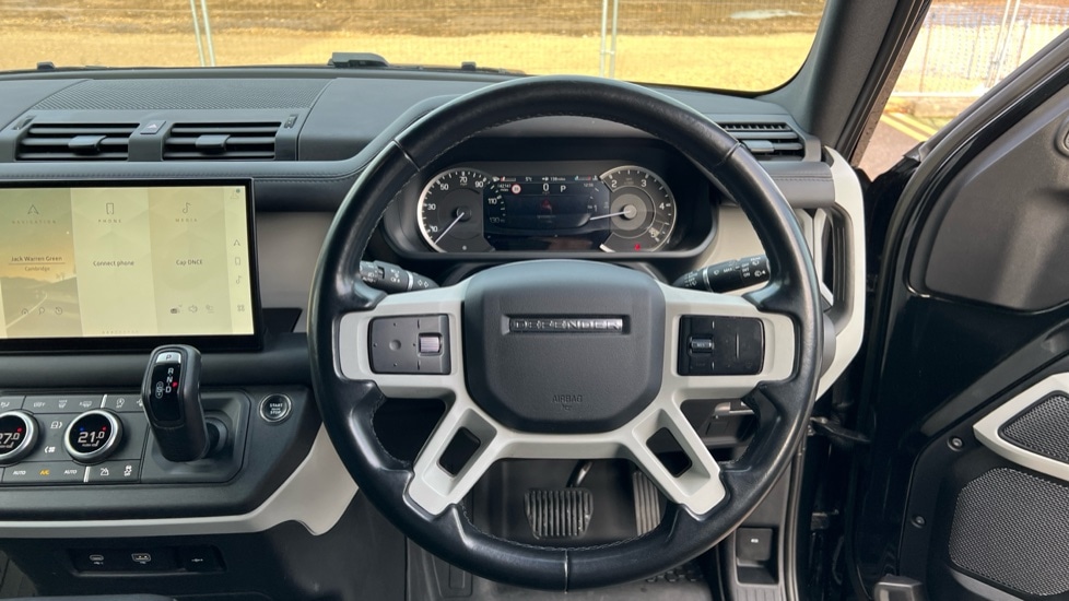 Used Land Rover Defender 2023 for sale - 76660699: Photo 15