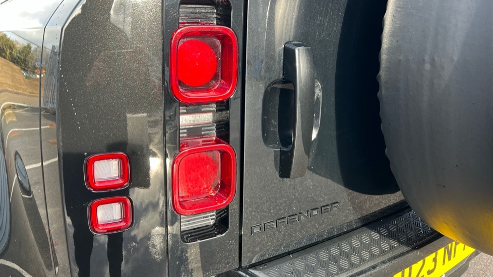 Used Land Rover Defender 2023 for sale - 76660699: Photo 19