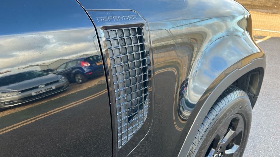 Used Land Rover Defender 2023 for sale - 76660699: Photo 20