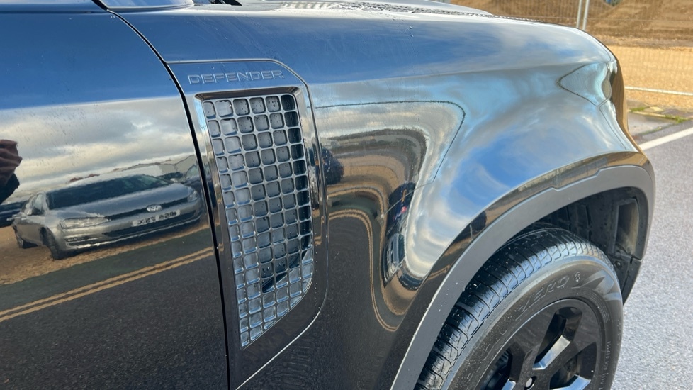 Used Land Rover Defender 2023 for sale - 76660699: Photo 22