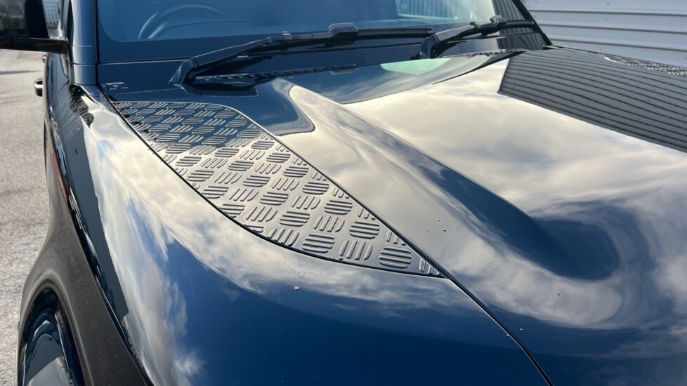 Used Land Rover Defender 2023 for sale - 76660699: Photo 23