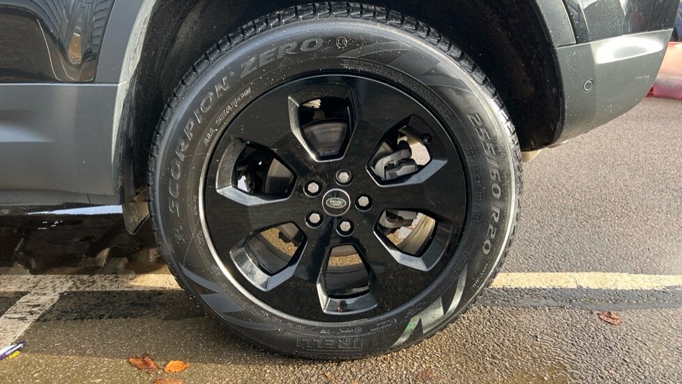 Used Land Rover Defender 2023 for sale - 76660699: Photo 32