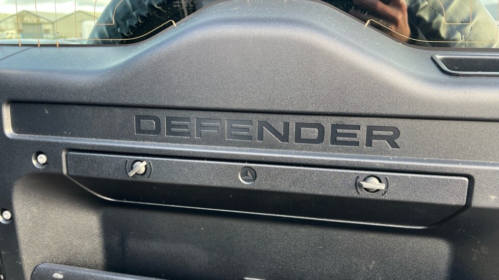 Used Land Rover Defender 2023 for sale - 76660699: Photo 38