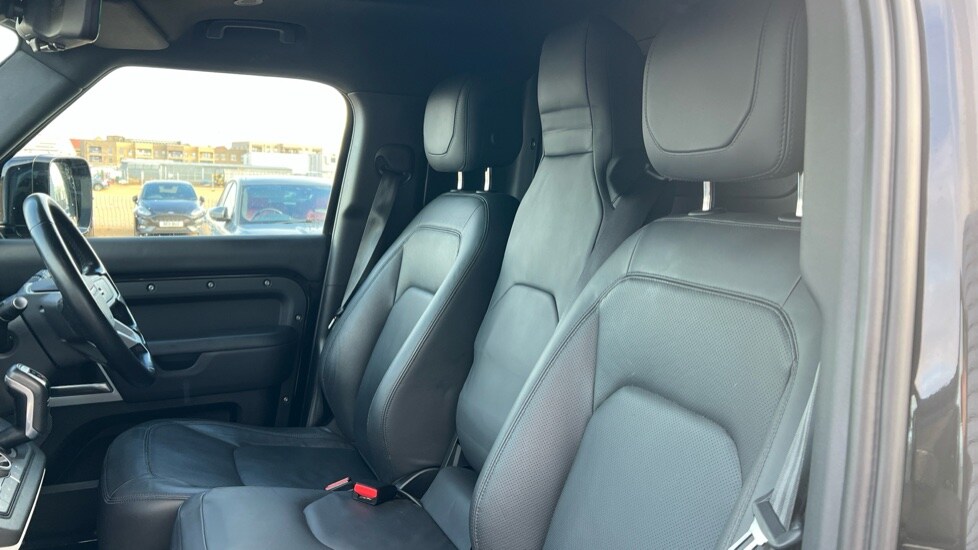 Used Land Rover Defender 2023 for sale - 76660699: Photo 46