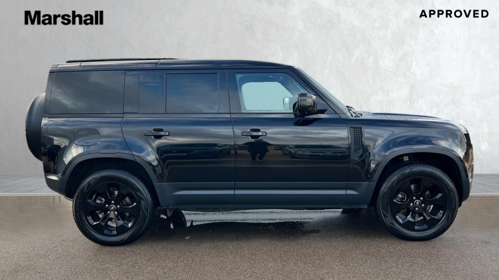 Used Land Rover Defender 2023 for sale - 76660699: Photo 5