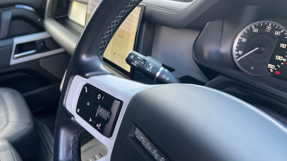 Used Land Rover Defender 2023 for sale - 76660699: Photo 50