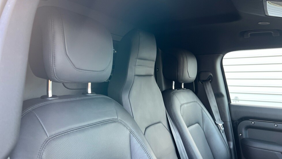 Used Land Rover Defender 2023 for sale - 76660699: Photo 51