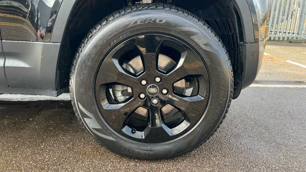 Used Land Rover Defender 2023 for sale - 76660699: Photo 8