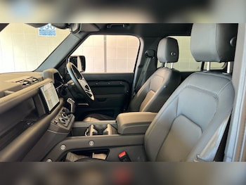 Used Land Rover Defender 2024 for sale - 75852570: Photo