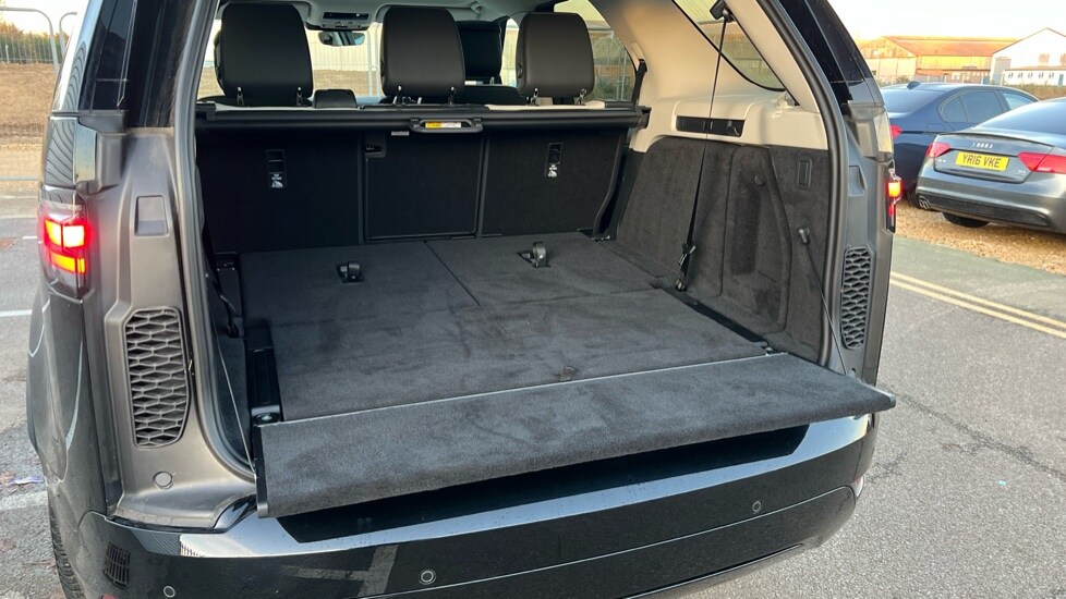 Used Land Rover Discovery 2025 for sale - 77043021: Photo 38