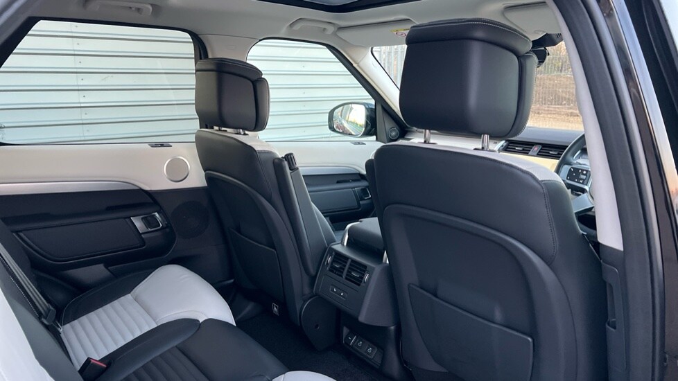 Used Land Rover Discovery 2025 for sale - 77043021: Photo 41