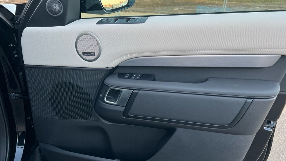 Used Land Rover Discovery 2025 for sale - 77043021: Photo 43