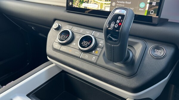 Used Land Rover Defender 2025 for sale - 76312411: Photo 13