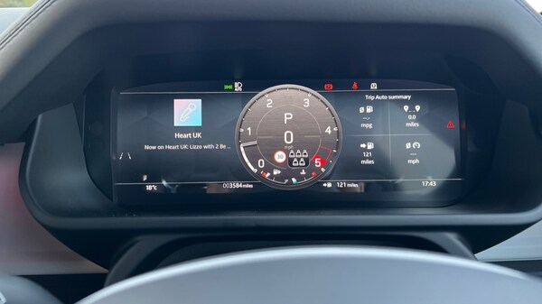 Used Land Rover Defender 2025 for sale - 76312411: Photo 16