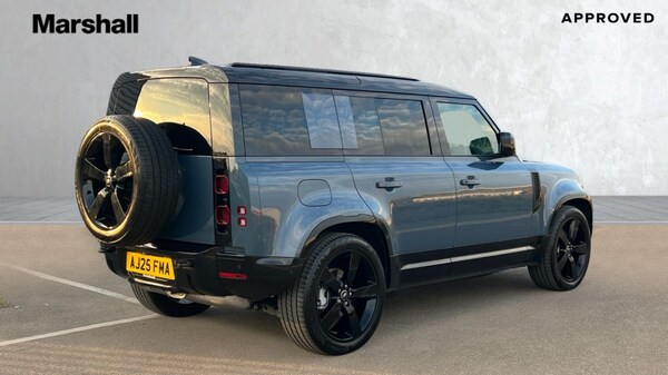 Used Land Rover Defender 2025 for sale - 76312411: Photo 25