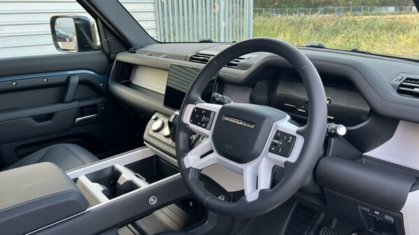 Used Land Rover Defender 2025 for sale - 76312411: Photo 28