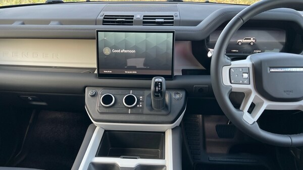 Used Land Rover Defender 2025 for sale - 76312411: Photo 29