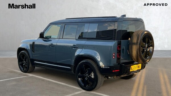 Used Land Rover Defender 2025 for sale - 76312411: Photo 2
