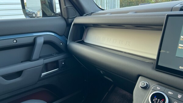 Used Land Rover Defender 2025 for sale - 76312411: Photo 35