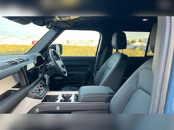 Used Land Rover Defender 2025 for sale - 76312411: Photo
