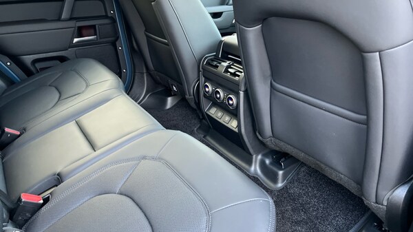 Used Land Rover Defender 2025 for sale - 76312411: Photo 44
