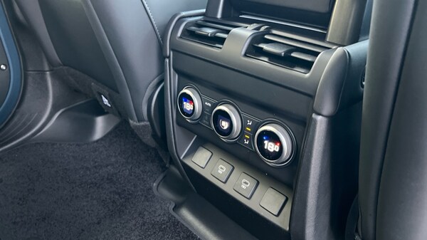Used Land Rover Defender 2025 for sale - 76312411: Photo 45