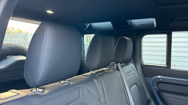 Used Land Rover Defender 2025 for sale - 76312411: Photo 46