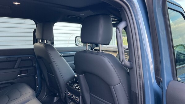 Used Land Rover Defender 2025 for sale - 76312411: Photo 47