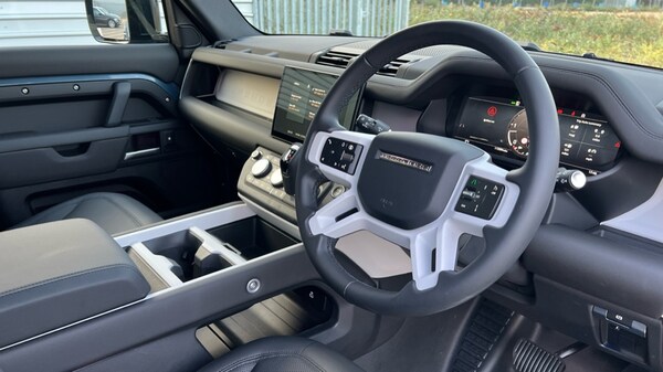 Used Land Rover Defender 2025 for sale - 76312411: Photo 50