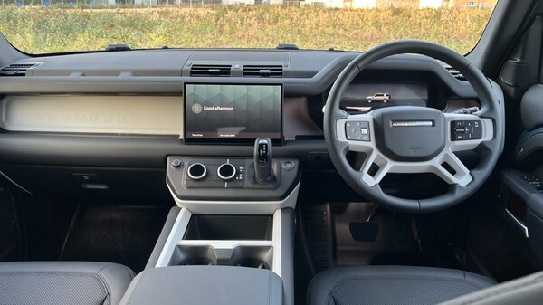 Used Land Rover Defender 2025 for sale - 76312411: Photo 9