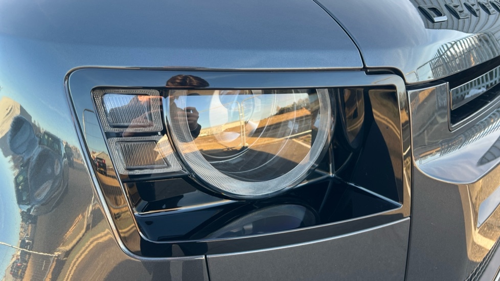 Used Land Rover Defender 2024 for sale - 76717323: Photo 17