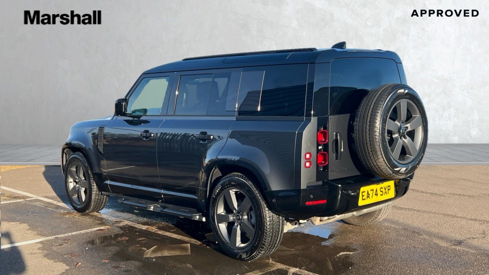 Used Land Rover Defender 2024 for sale - 76717323: Photo 2