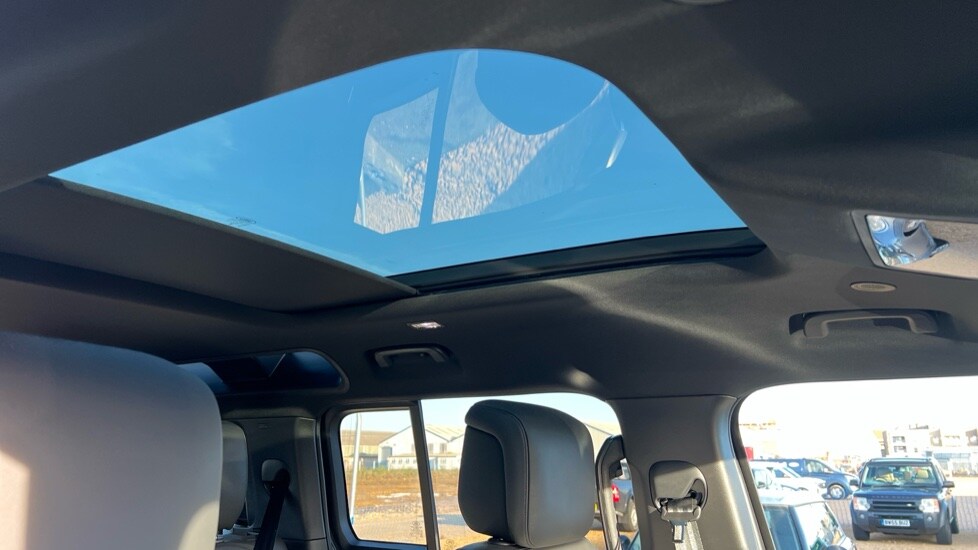 Used Land Rover Defender 2024 for sale - 76717323: Photo 21