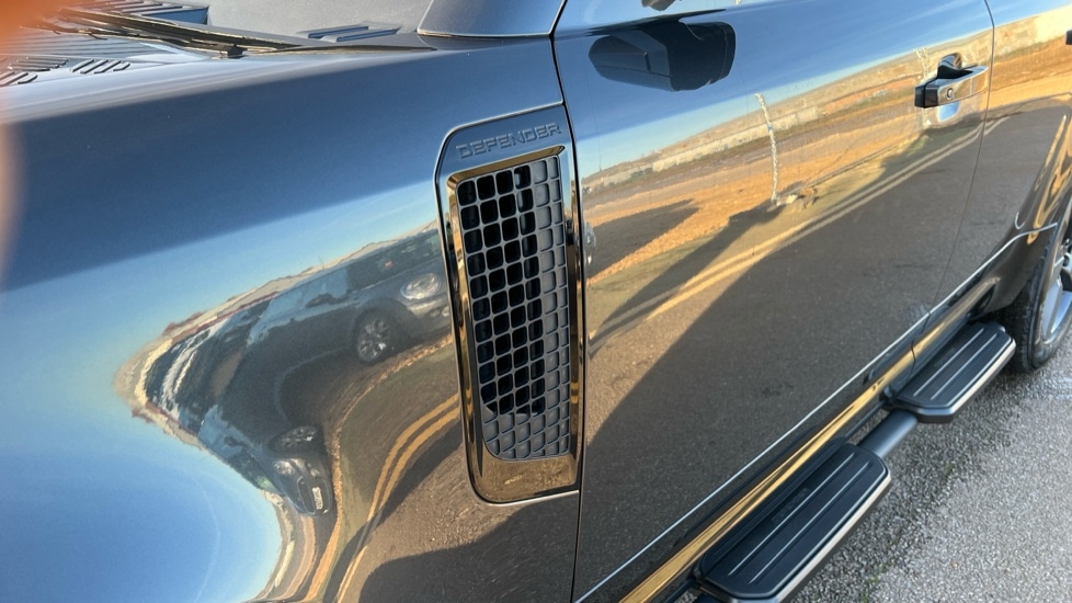 Used Land Rover Defender 2024 for sale - 76717323: Photo 22