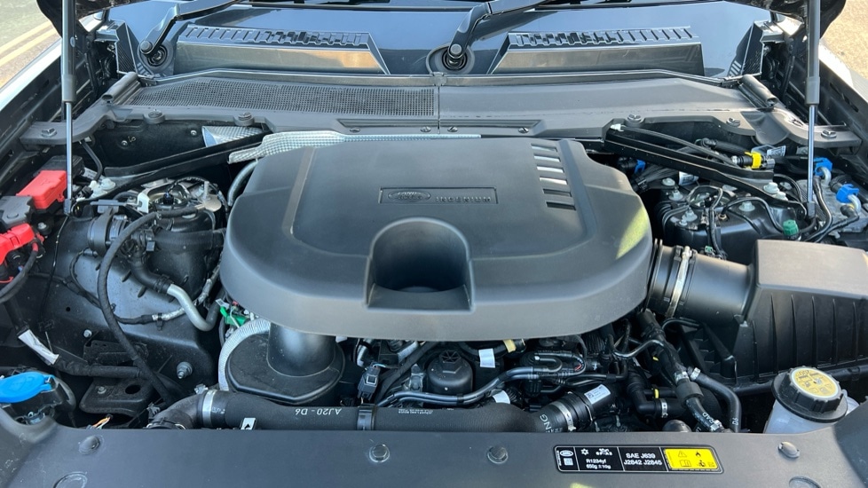 Used Land Rover Defender 2024 for sale - 76717323: Photo 30