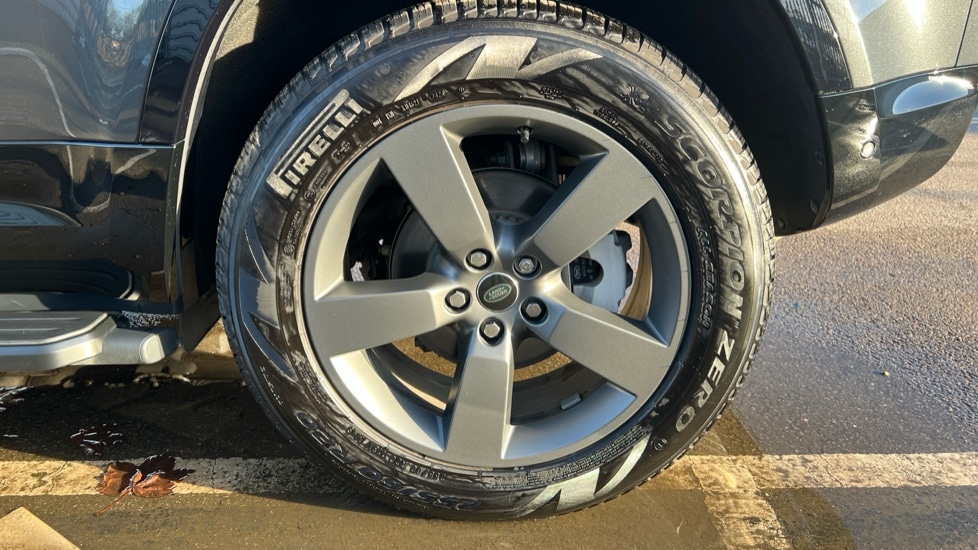 Used Land Rover Defender 2024 for sale - 76717323: Photo 32